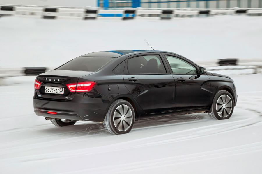  Lada Vesta Signature 2016 года  (фото 3 из 11)